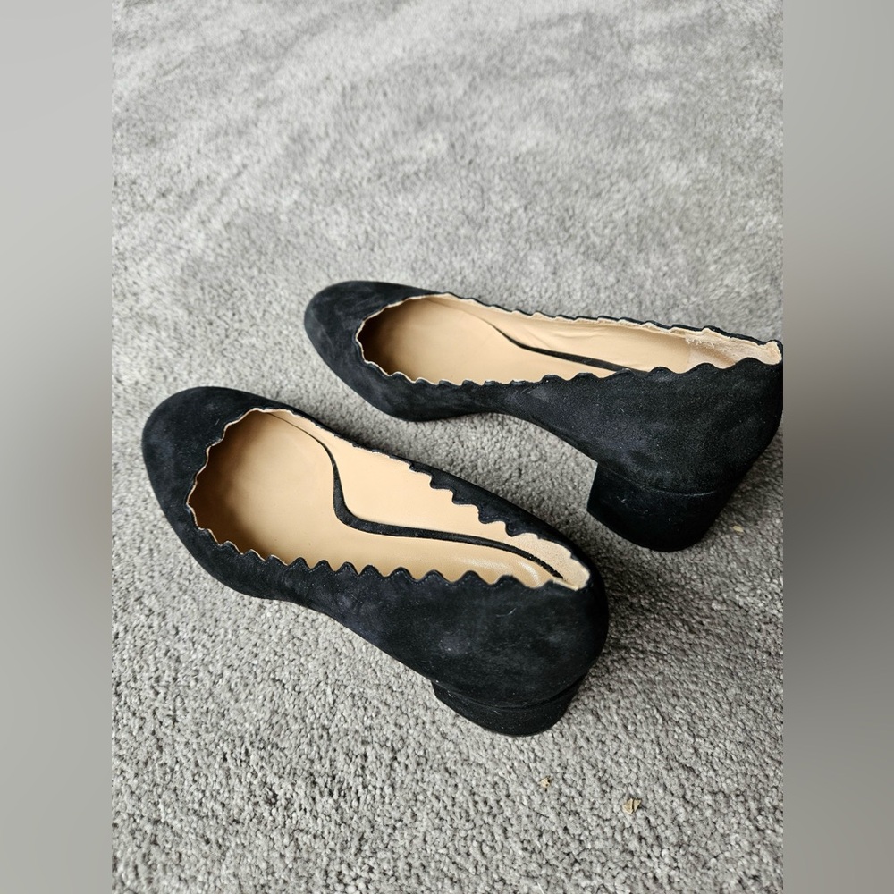 Chloé
Suede Scalloped Accent Pumps